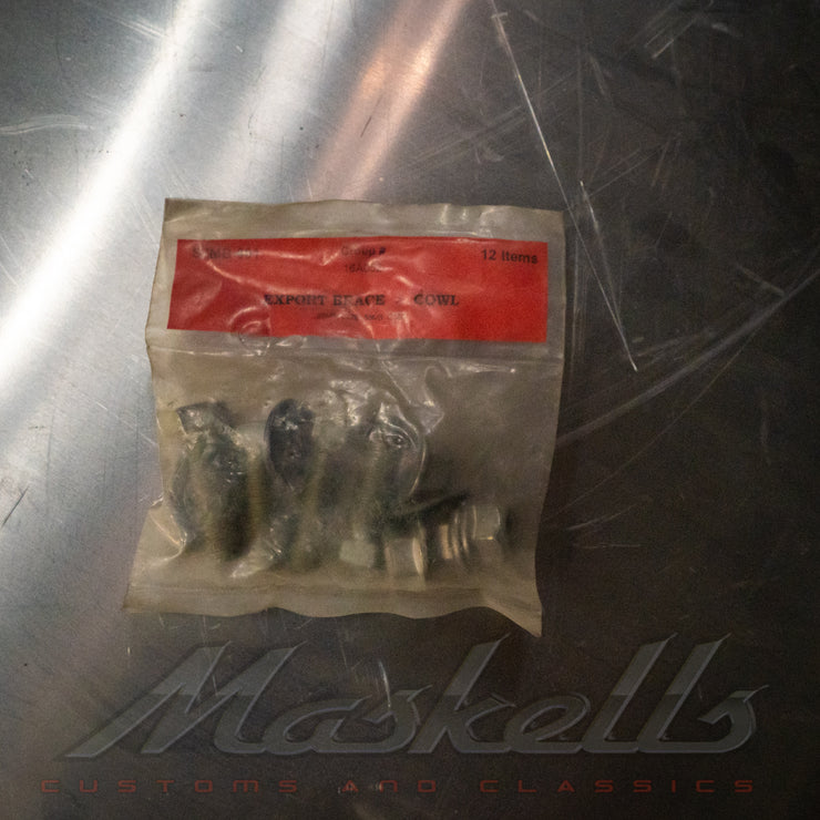 Assorted mustang fixtures